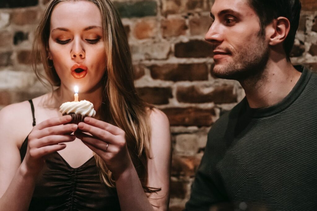 Man sparks debate after asking girlfriend to split expensive birthday meal